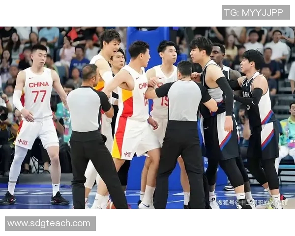 激烈对决：韩国男篮挑战中国队争夺亚洲篮球赛冠军荣耀